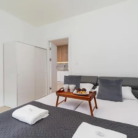 Lwowska 10 Cracow By Renters Apartment *